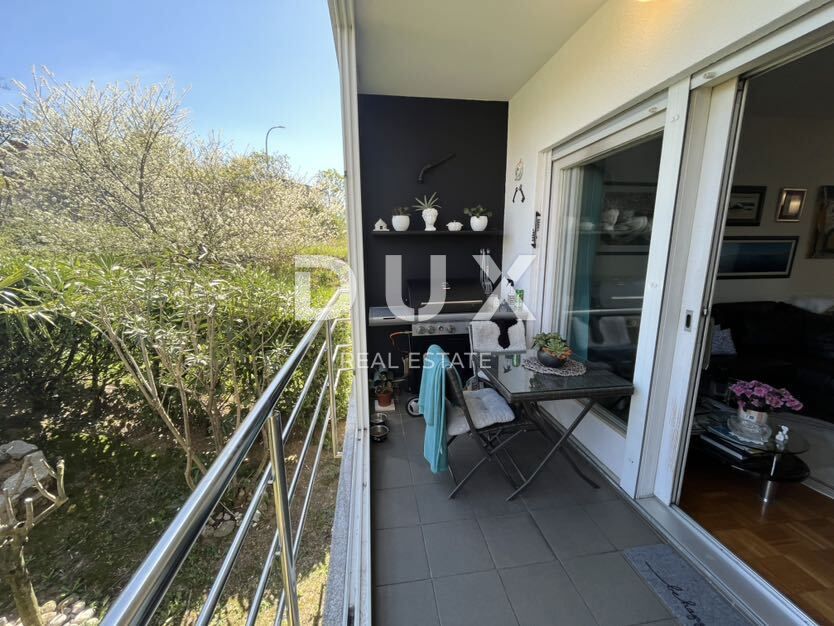 RIJEKA, SRDOČI - 2BR + LR con ampia loggia