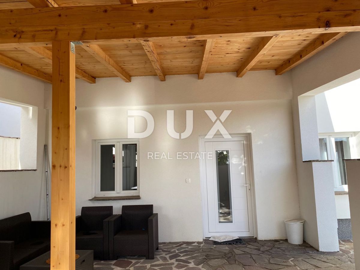 RIJEKA, KRIMEA - 2 case indipendenti con vista mare + 2 annessi + giardino! OPPORTUNITÀ!