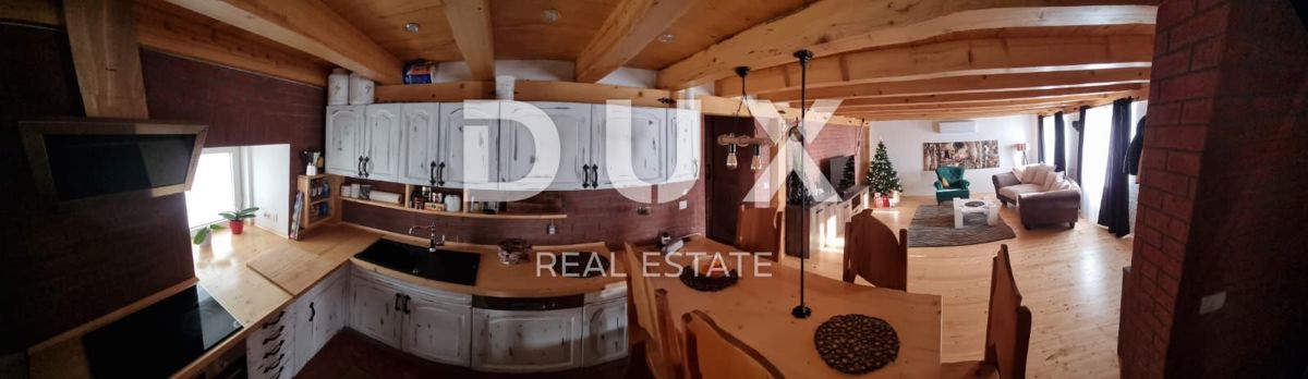 RIJEKA, KRIMEA - 2 case indipendenti con vista mare + 2 annessi + giardino! OPPORTUNITÀ!