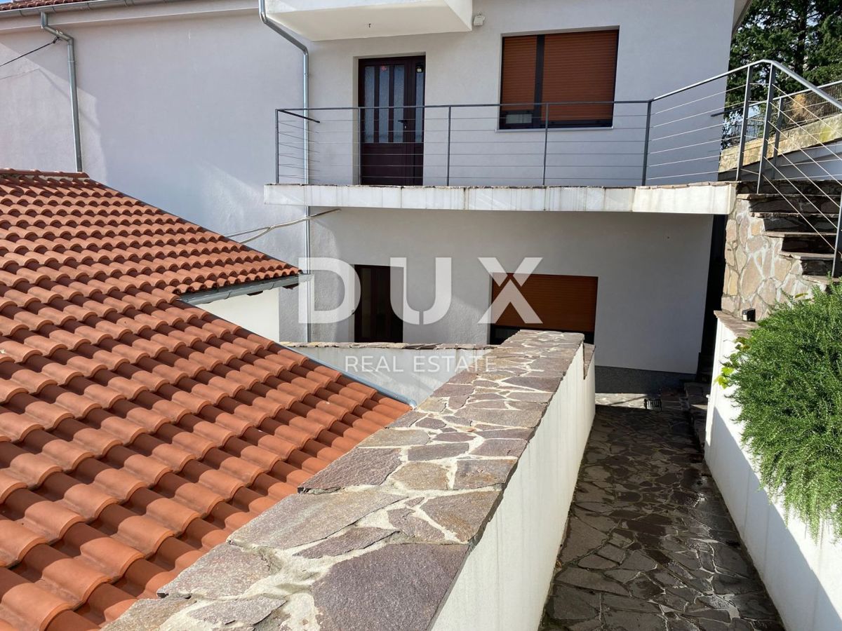 RIJEKA, KRIMEA - 2 case indipendenti con vista mare + 2 annessi + giardino! OPPORTUNITÀ!