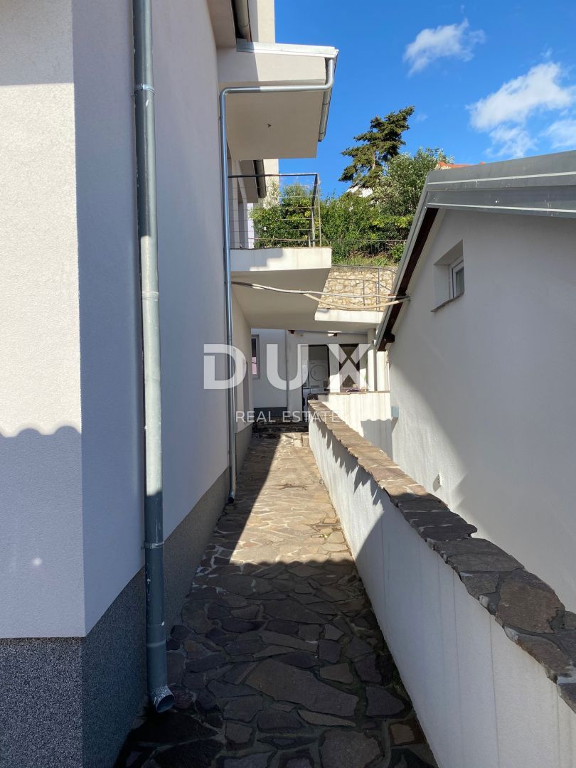 RIJEKA, KRIMEA - 2 case indipendenti con vista mare + 2 annessi + giardino! OPPORTUNITÀ!
