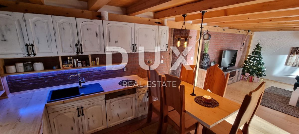 RIJEKA, KRIMEA - 2 case indipendenti con vista mare + 2 annessi + giardino! OPPORTUNITÀ!