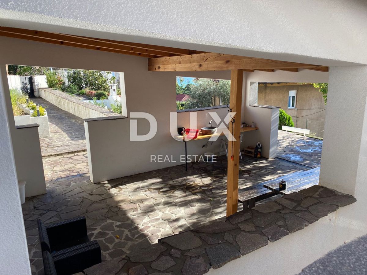 RIJEKA, KRIMEA - 2 case indipendenti con vista mare + 2 annessi + giardino! OPPORTUNITÀ!