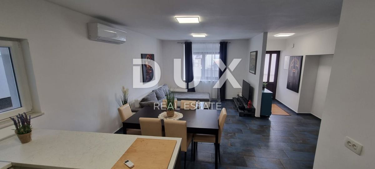 RIJEKA, KRIMEA - 2 case indipendenti con vista mare + 2 annessi + giardino! OPPORTUNITÀ!