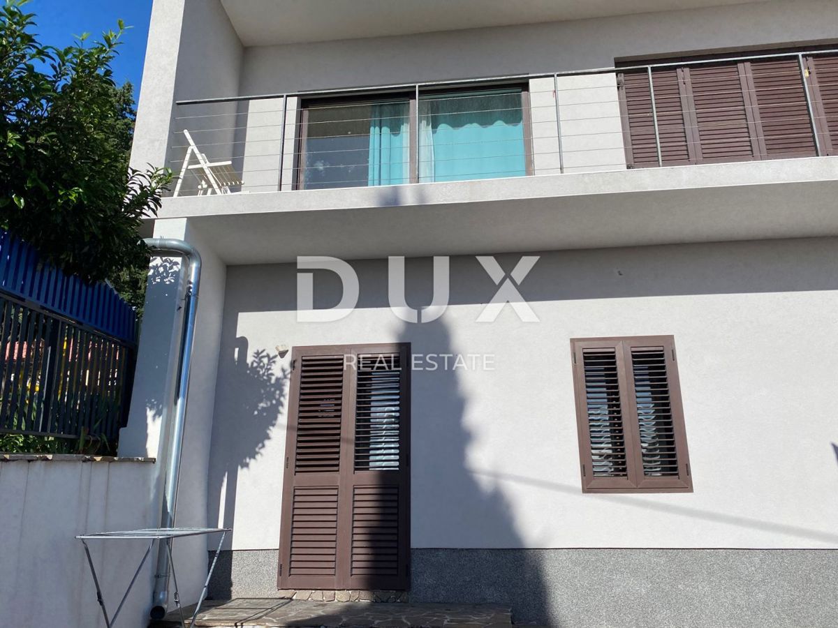 RIJEKA, KRIMEA - 2 case indipendenti con vista mare + 2 annessi + giardino! OPPORTUNITÀ!