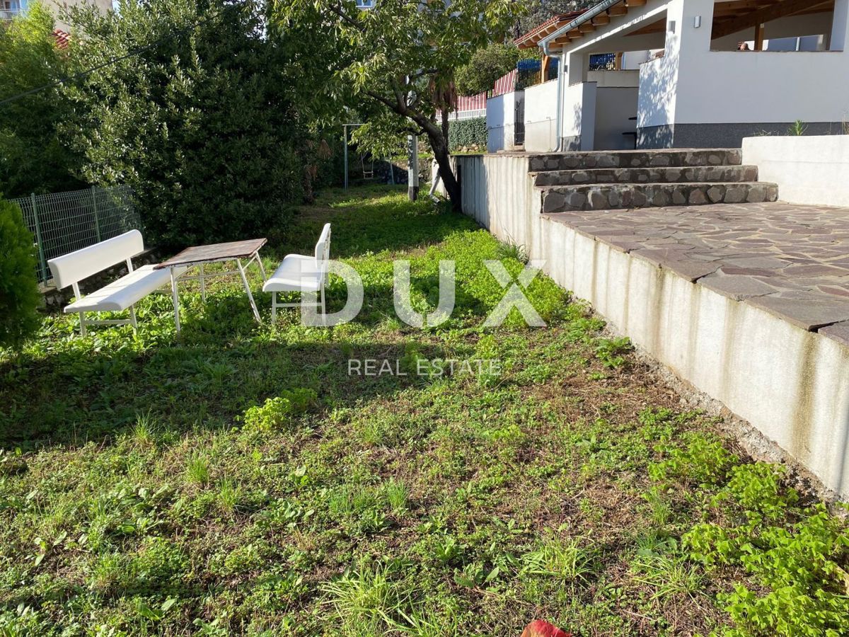 RIJEKA, KRIMEA - 2 case indipendenti con vista mare + 2 annessi + giardino! OPPORTUNITÀ!