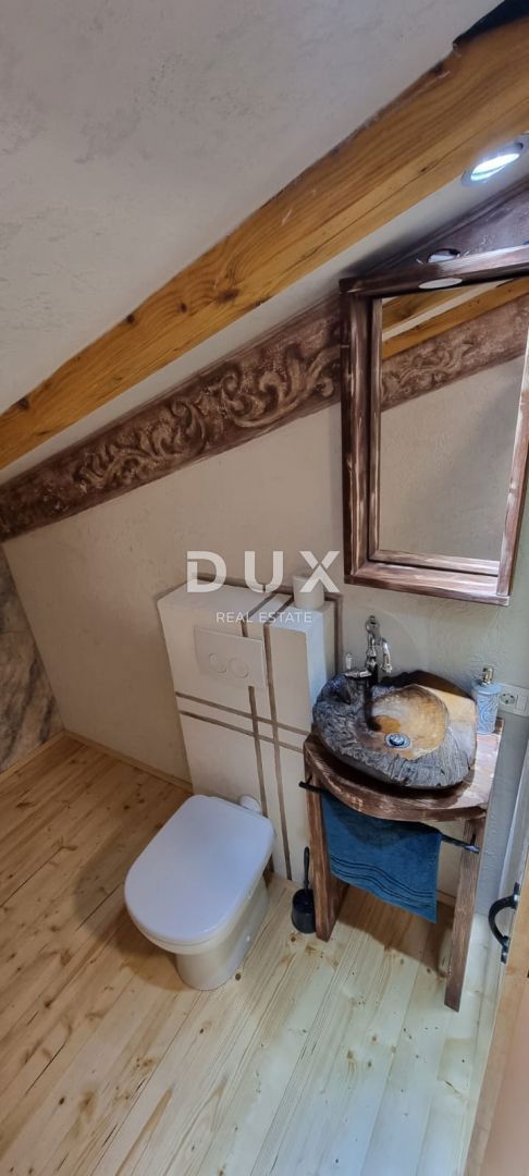 RIJEKA, KRIMEA - 2 case indipendenti con vista mare + 2 annessi + giardino! OPPORTUNITÀ!