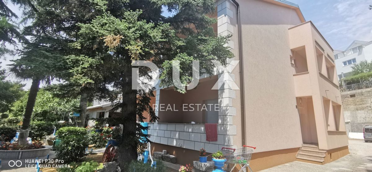 NOVI VINODOLSKI - Casa con giardino imponente a soli 150 metri dal mare
