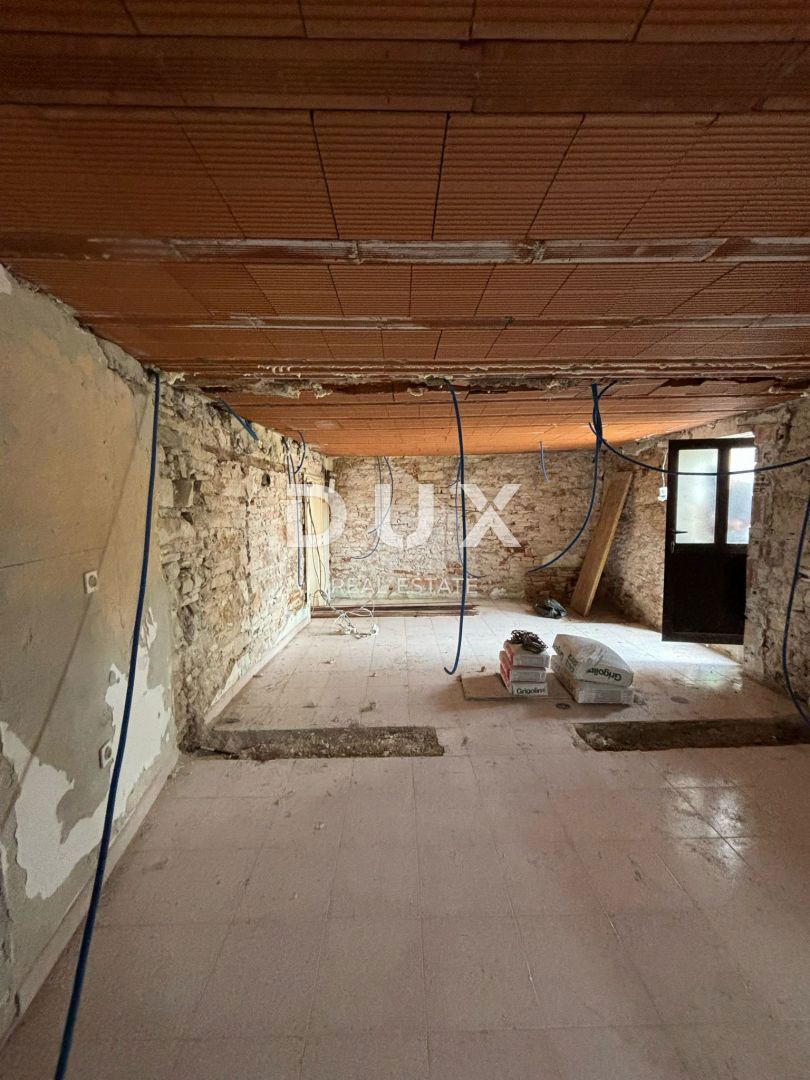 ISTRIA, LIŽNJAN - Casa da ristrutturare vicino al mare!