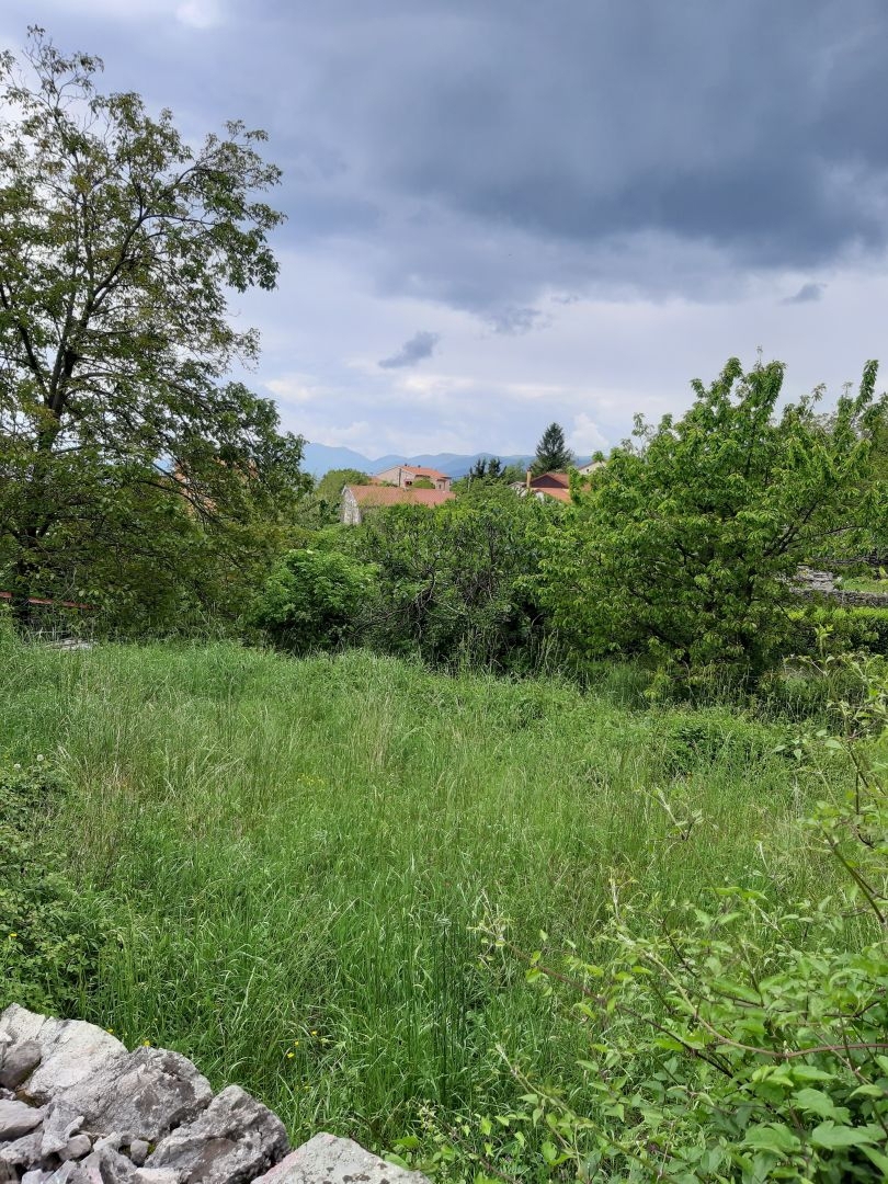 RIJEKA, VIŠKOVO - terreno edificabile 1.285 m2 per edificio residenziale / appartamenti / casa unifamiliare / villa! OPPORTUNITÀ!