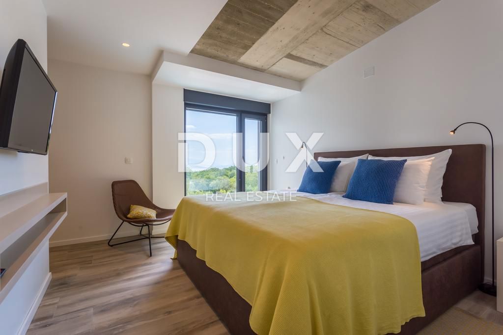 ISOLA DI KRK, CITTA 'DI KRK (DINTORNI) - Villa di lusso con piscina a sfioro e vista mare