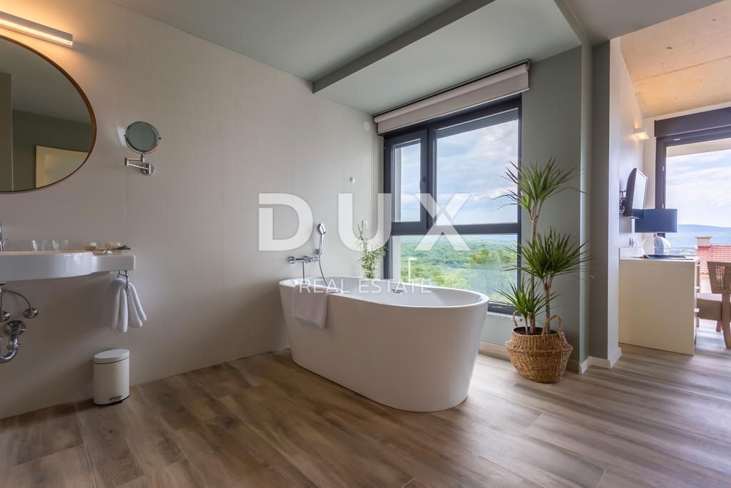 ISOLA DI KRK, CITTA 'DI KRK (DINTORNI) - Villa di lusso con piscina a sfioro e vista mare
