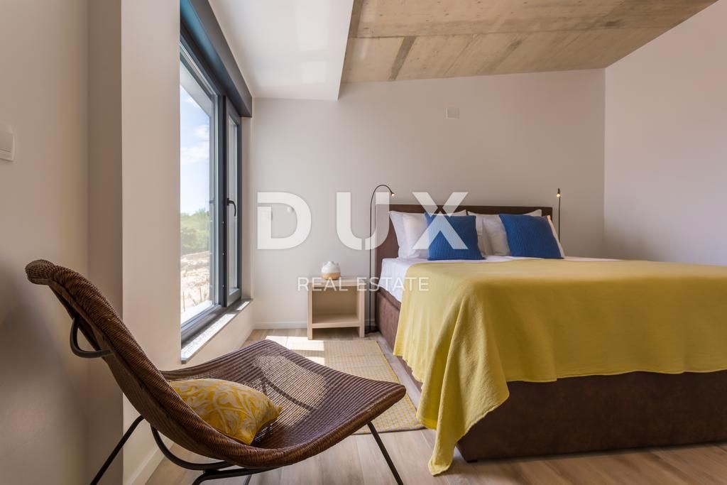 ISOLA DI KRK, CITTA 'DI KRK (DINTORNI) - Villa di lusso con piscina a sfioro e vista mare