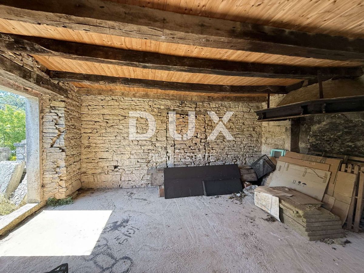 ISTRIA, GROŽNJAN - Autentica casa istriana con terreno edificabile aggiuntivo