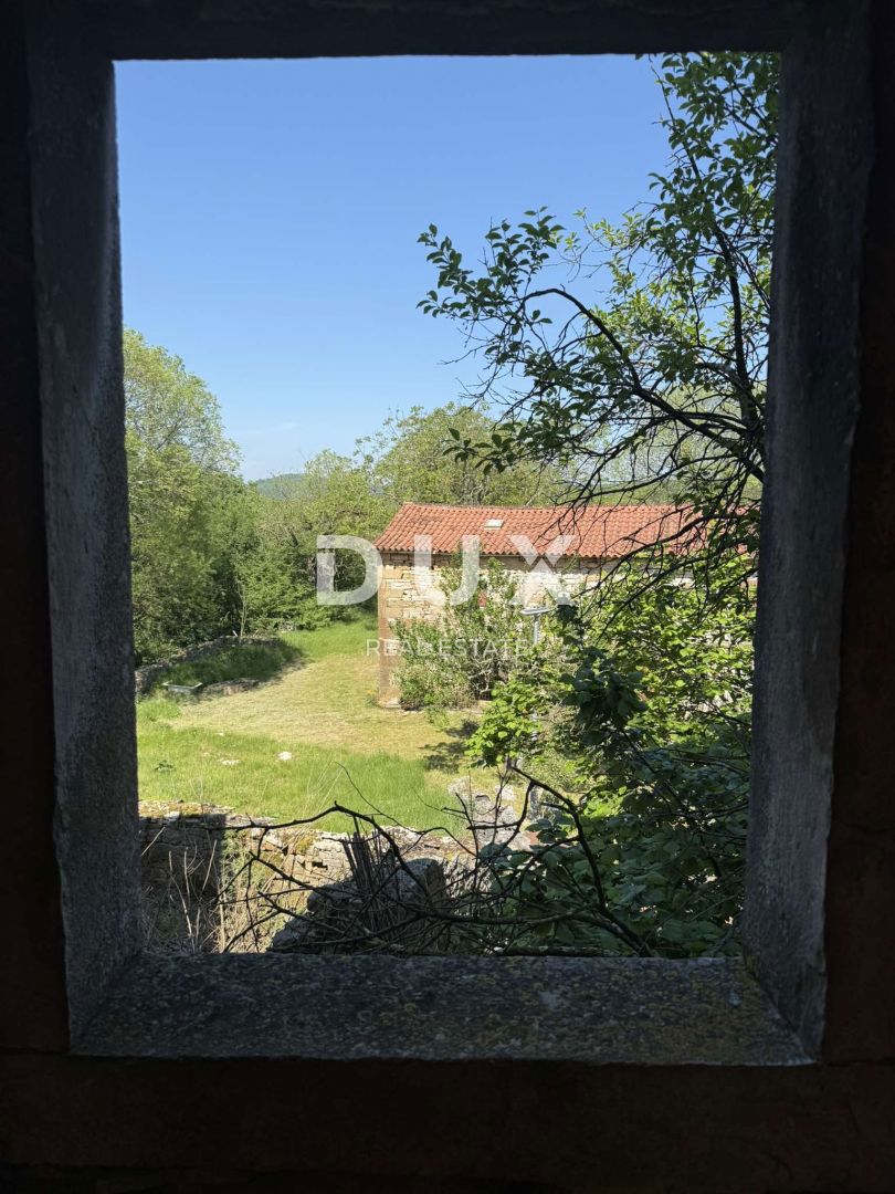 ISTRIA, GROŽNJAN - Autentica casa istriana con terreno edificabile aggiuntivo