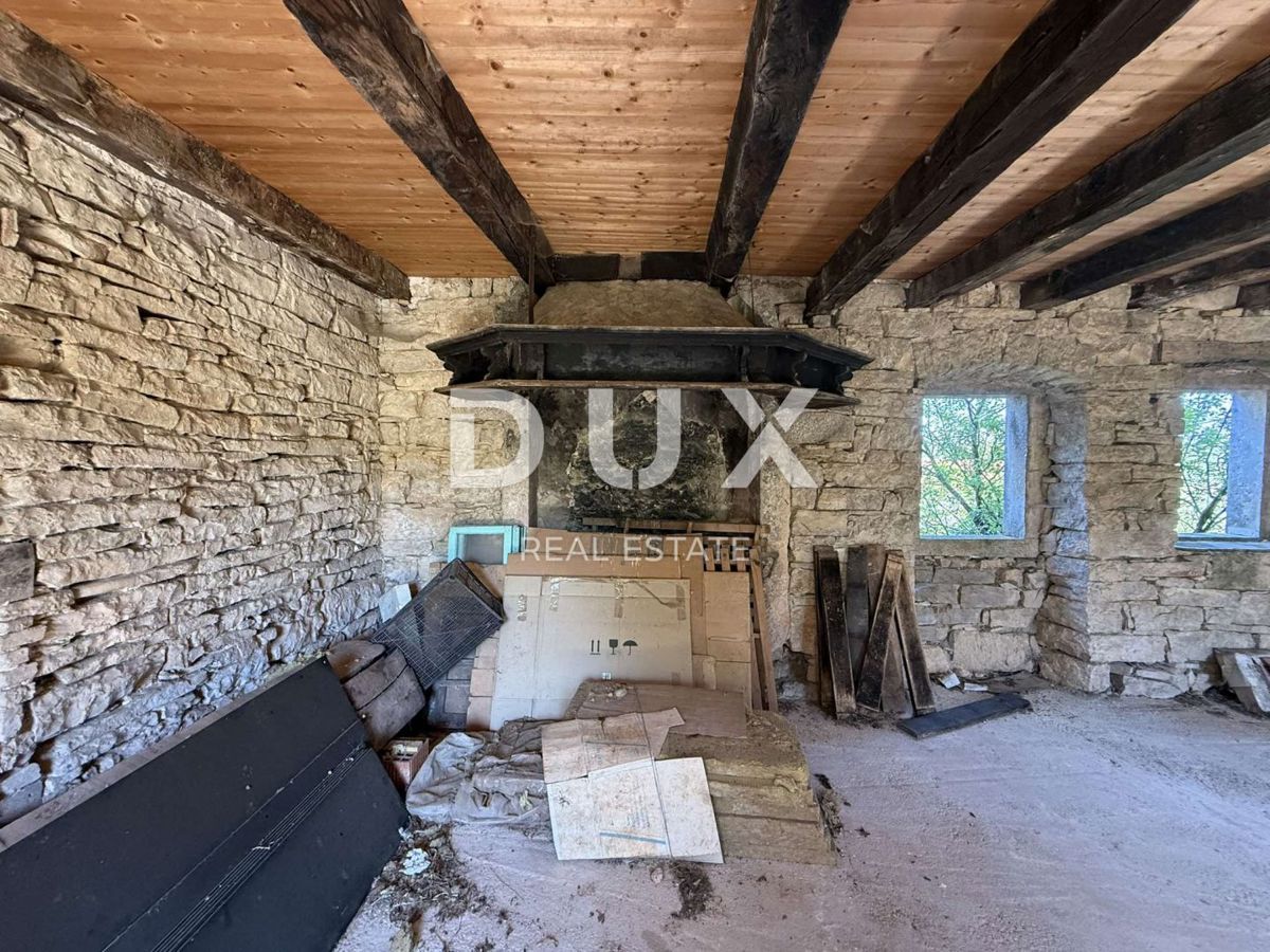 ISTRIA, GROŽNJAN - Autentica casa istriana con terreno edificabile aggiuntivo