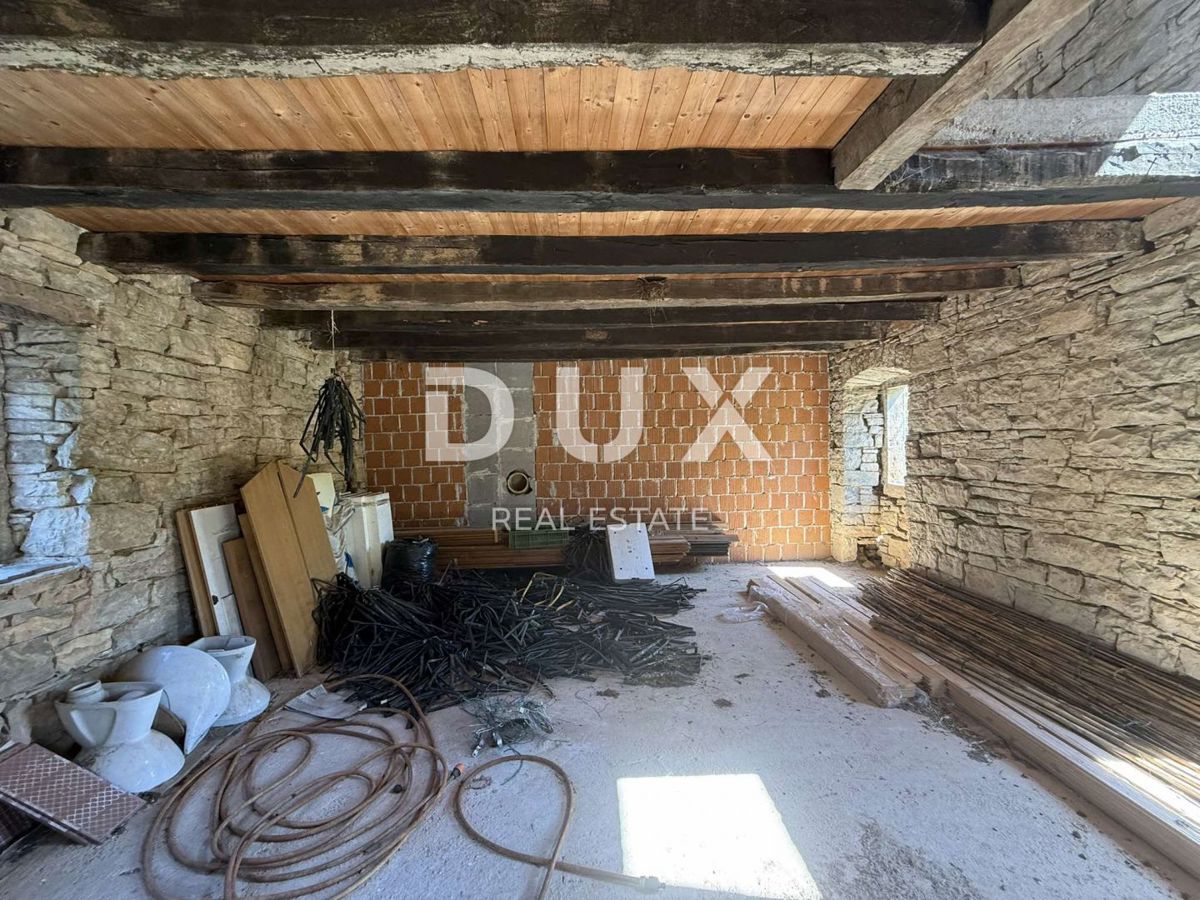 ISTRIA, GROŽNJAN - Autentica casa istriana con terreno edificabile aggiuntivo