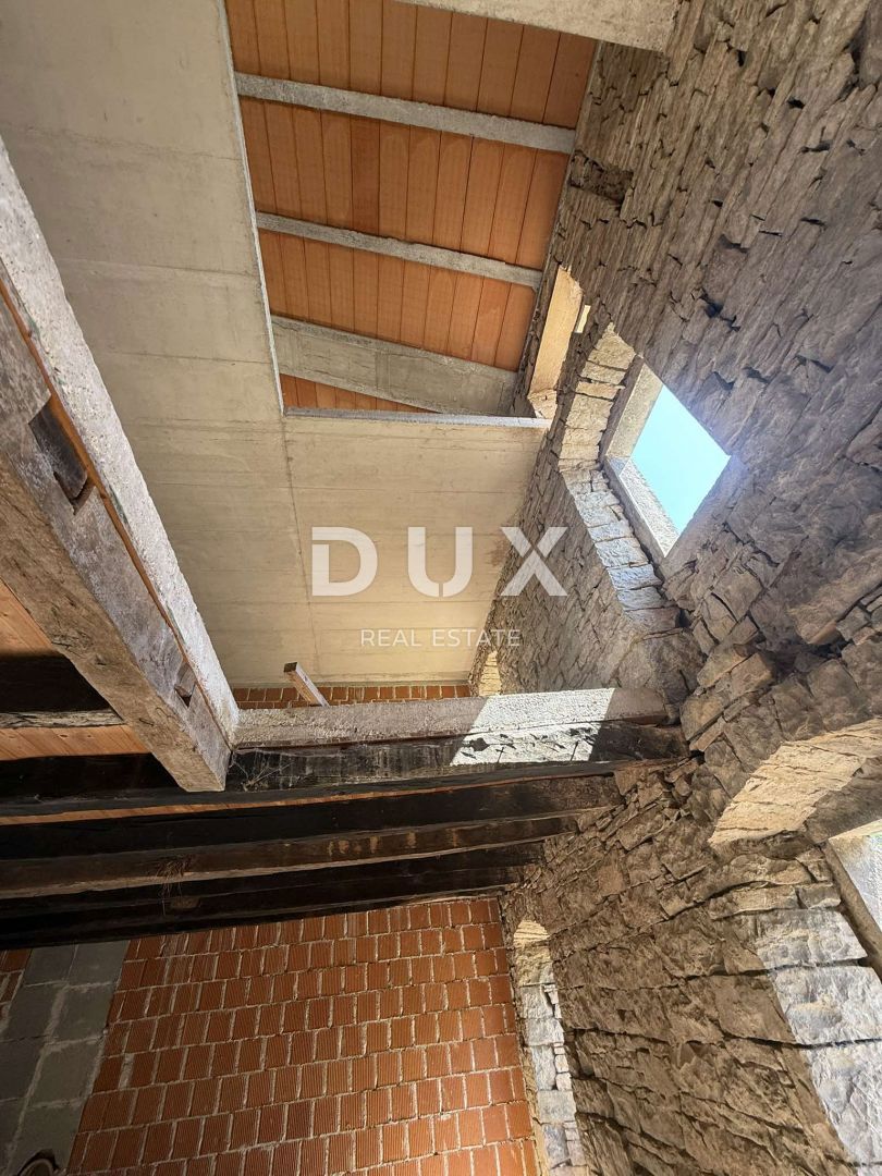 ISTRIA, GROŽNJAN - Autentica casa istriana con terreno edificabile aggiuntivo