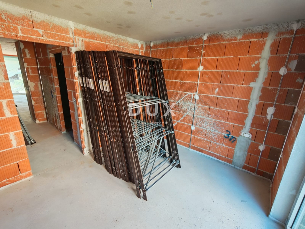 ISTRIA, MEDULIN - Nuovo edificio con ampio giardino