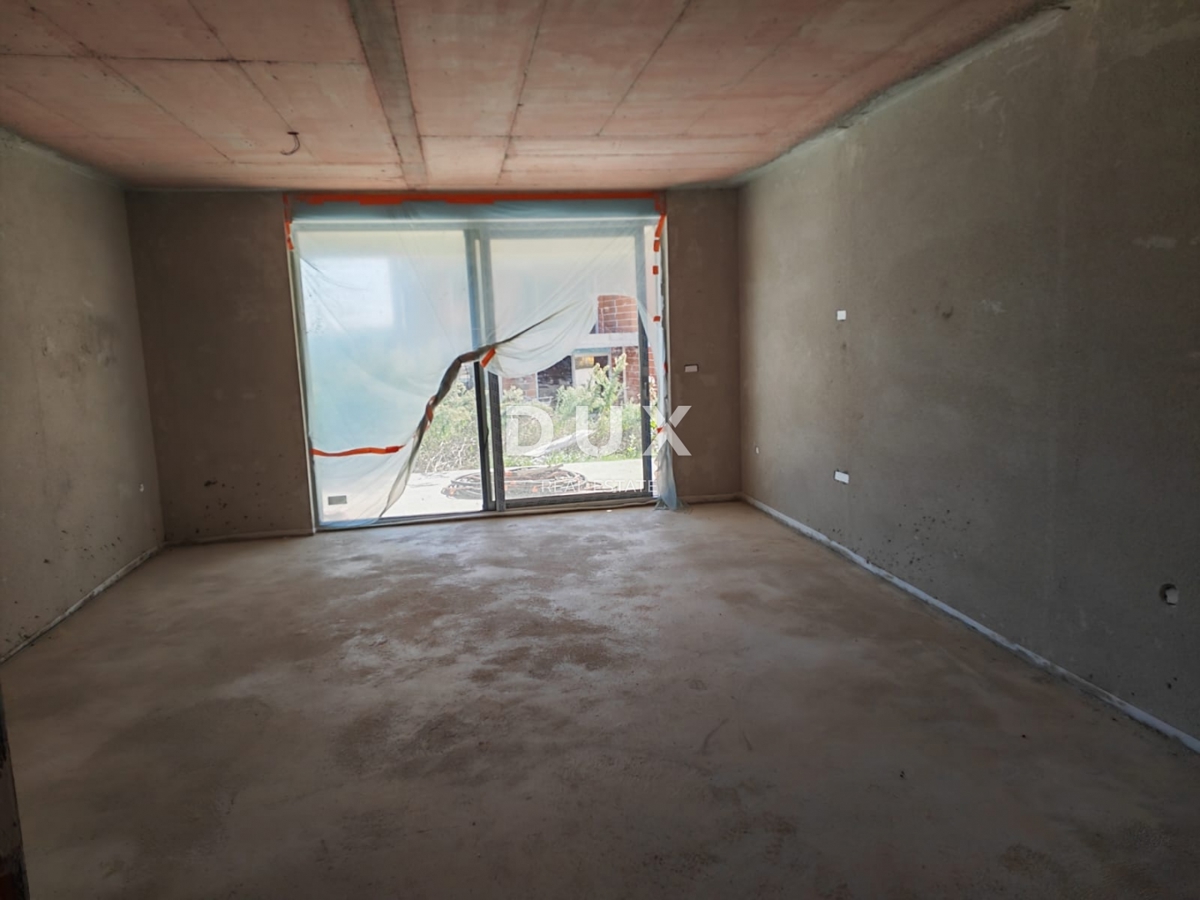 ISTRIA, MEDULIN - Nuovo edificio con ampio giardino