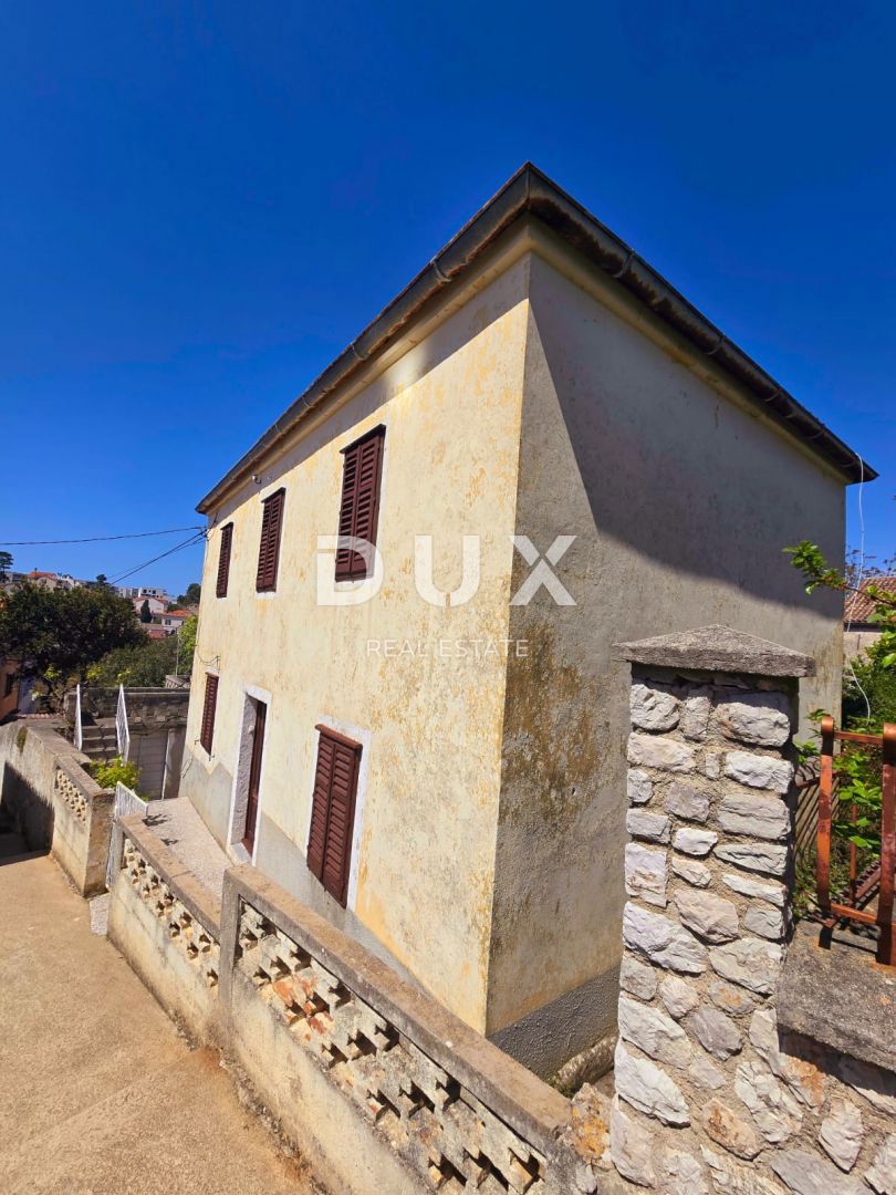 MALI LOŠINJ - centro, casa 140 m2 + superficie 80m2
