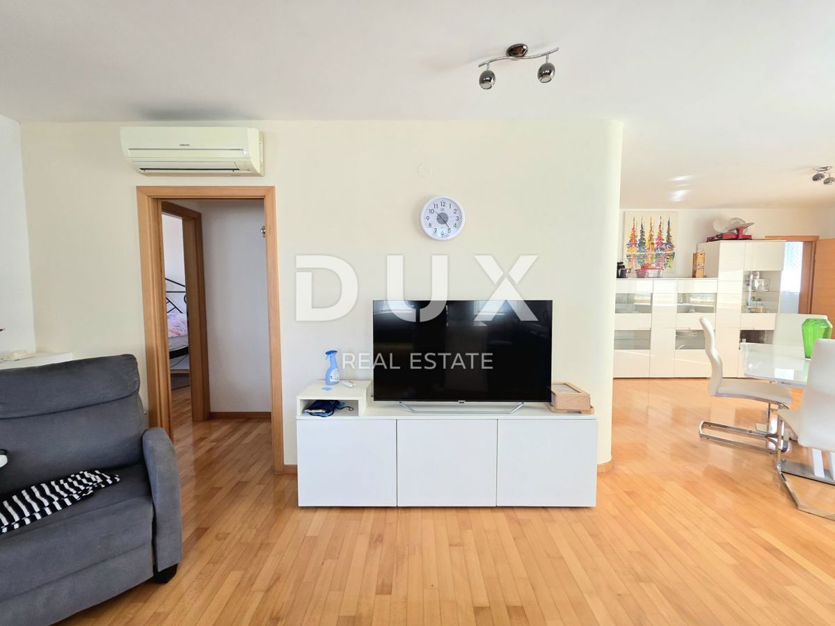 ISTRIA, POLA - Appartamento familiare arredato con 1 camera da letto e soggiorno, situato vicino alle spiagge e alla città con piscina privata