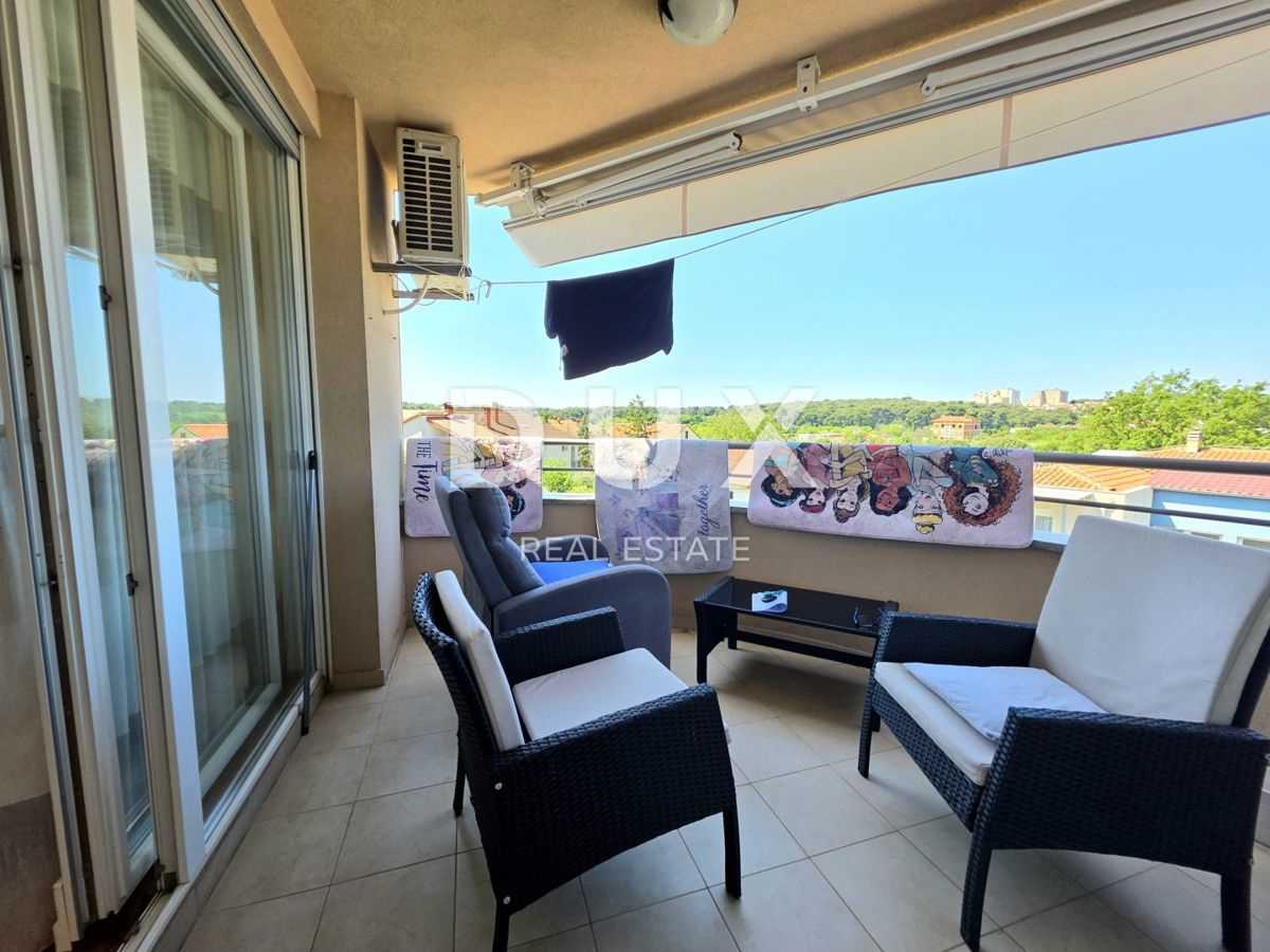 ISTRIA, POLA - Appartamento familiare arredato con 1 camera da letto e soggiorno, situato vicino alle spiagge e alla città con piscina privata