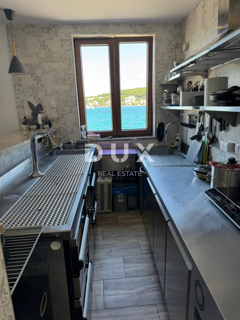 TISNO, MURTER – APPARTAMENTO IN PRIMA FILA SUL MARE, IDEALE PER AFFITTO TURISTICO!