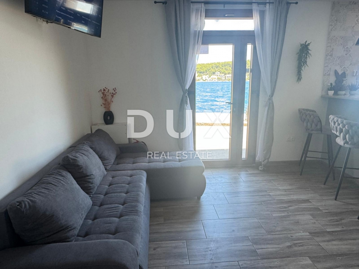 TISNO, MURTER – APPARTAMENTO IN PRIMA FILA SUL MARE, IDEALE PER AFFITTO TURISTICO!