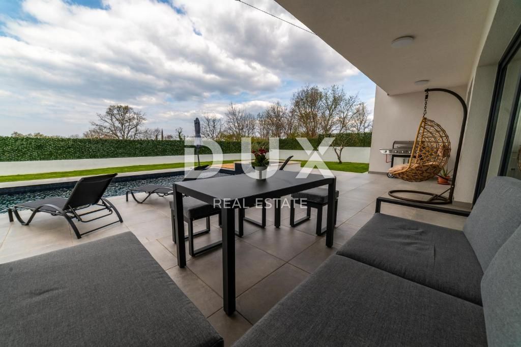 ISTRIA, PARENZO - Villa moderna con piscina