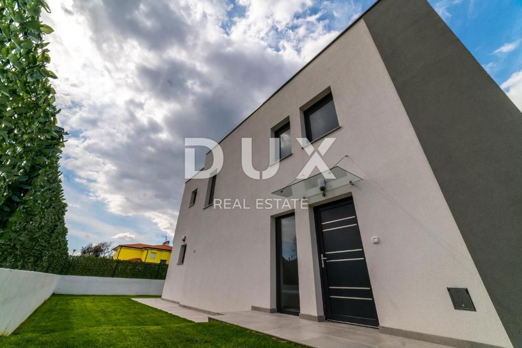 ISTRIA, PARENZO - Villa moderna con piscina