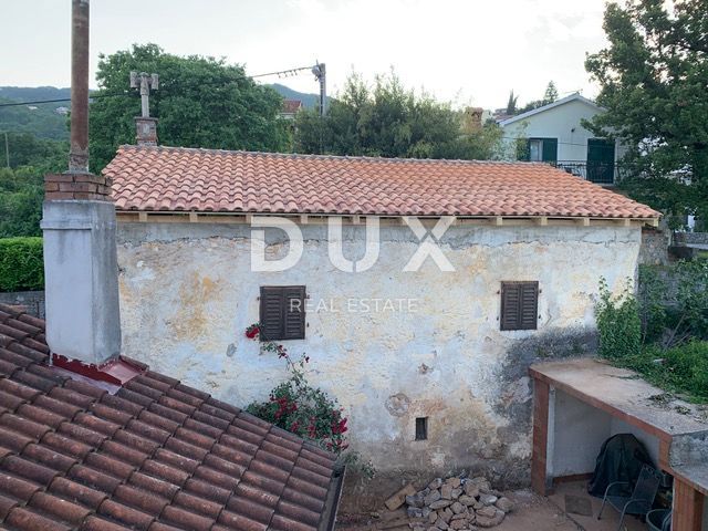 ABBAZIA, POBRI - Villa del 1886 con oggetti d'antiquariato in pietra