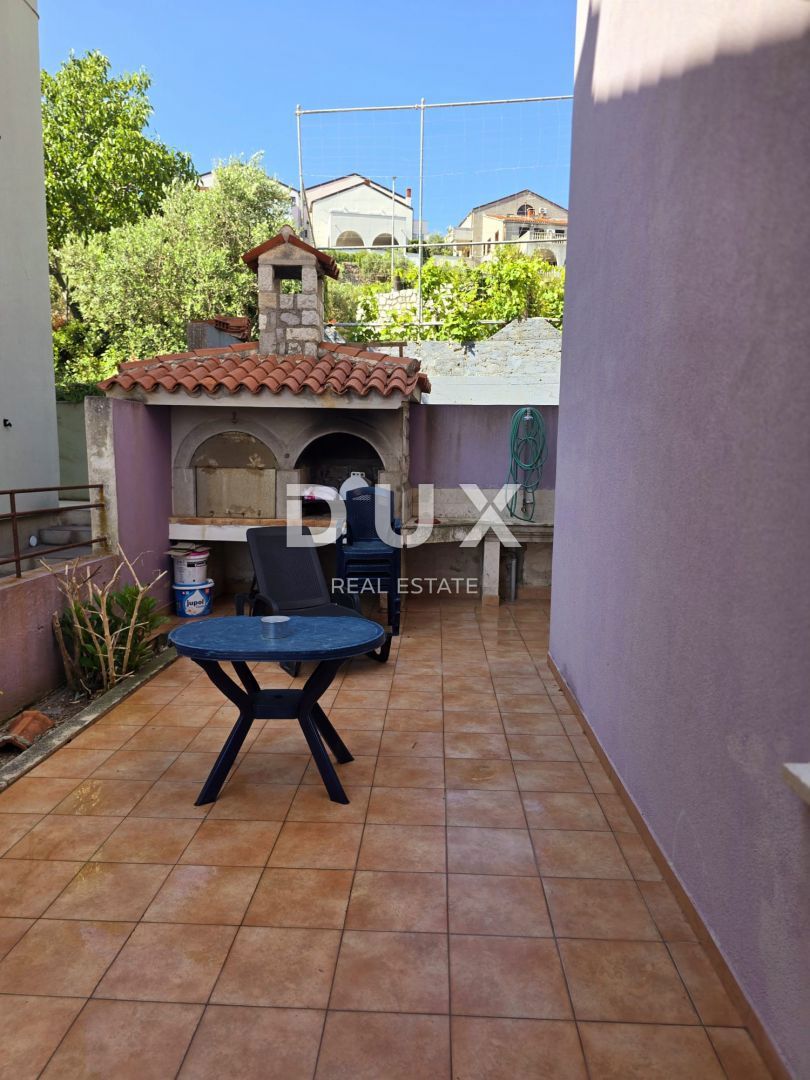 MALI LOŠINJ - appartamento con terrazza e vista mare 
