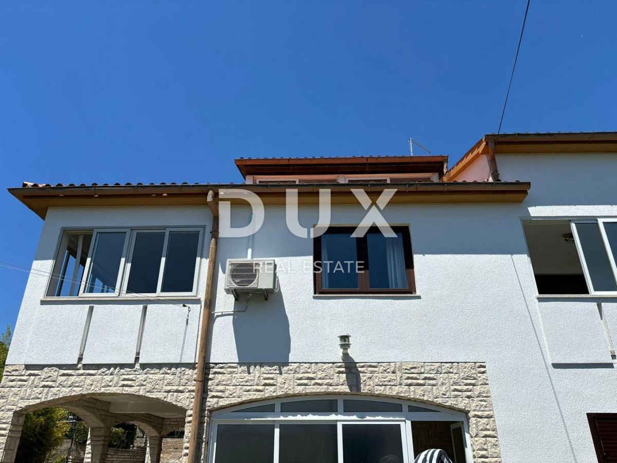 ISTRIA, PREMANTURA - Ampia casa con garage e 3 unità abitative!