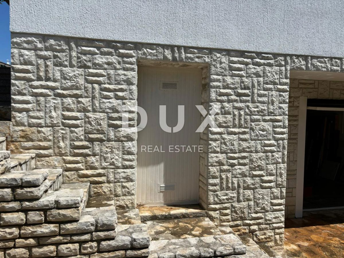 ISTRIA, PREMANTURA - Ampia casa con garage e 3 unità abitative!