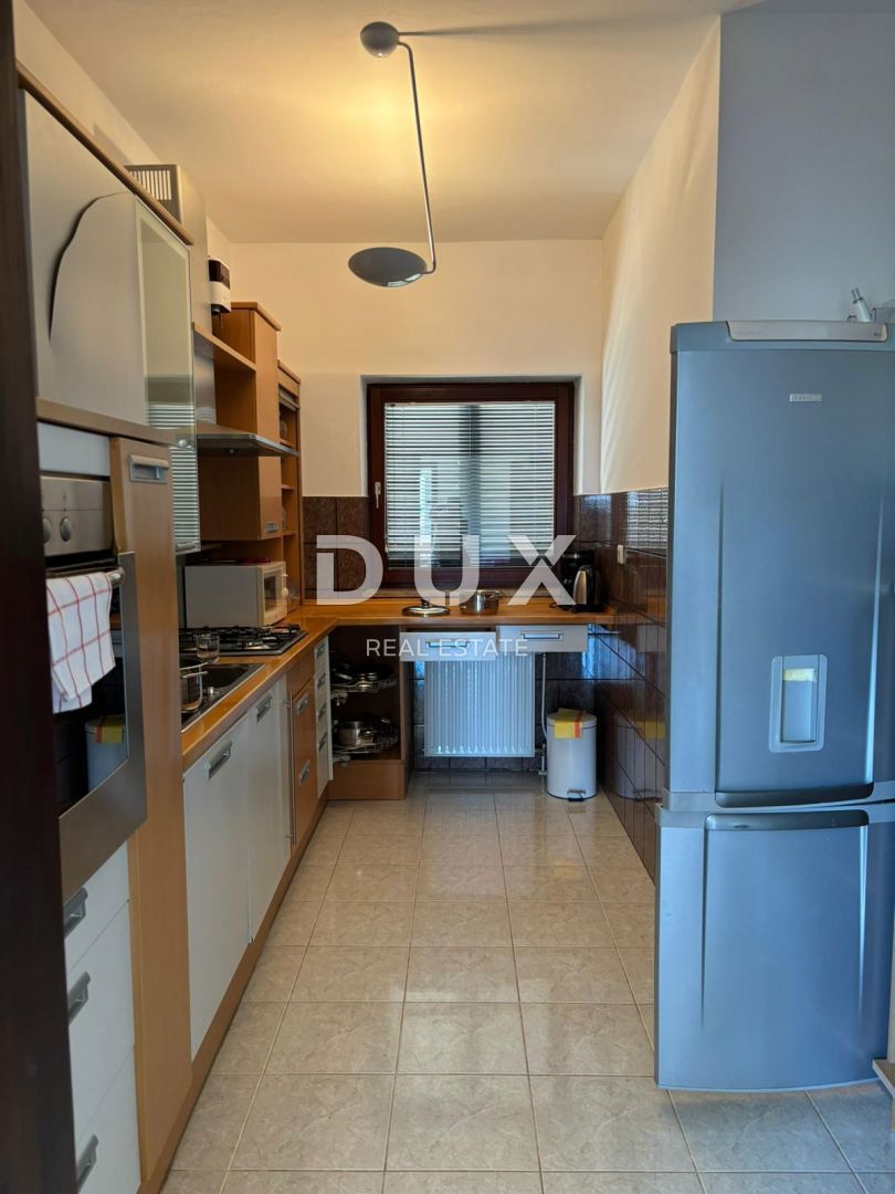 ISTRIA, PREMANTURA - Ampia casa con garage e 3 unità abitative!