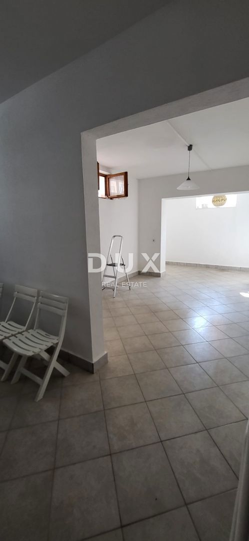 ZADAR, NIN - Casa indipendente su 4 piani, a 100 m dalla spiaggia!