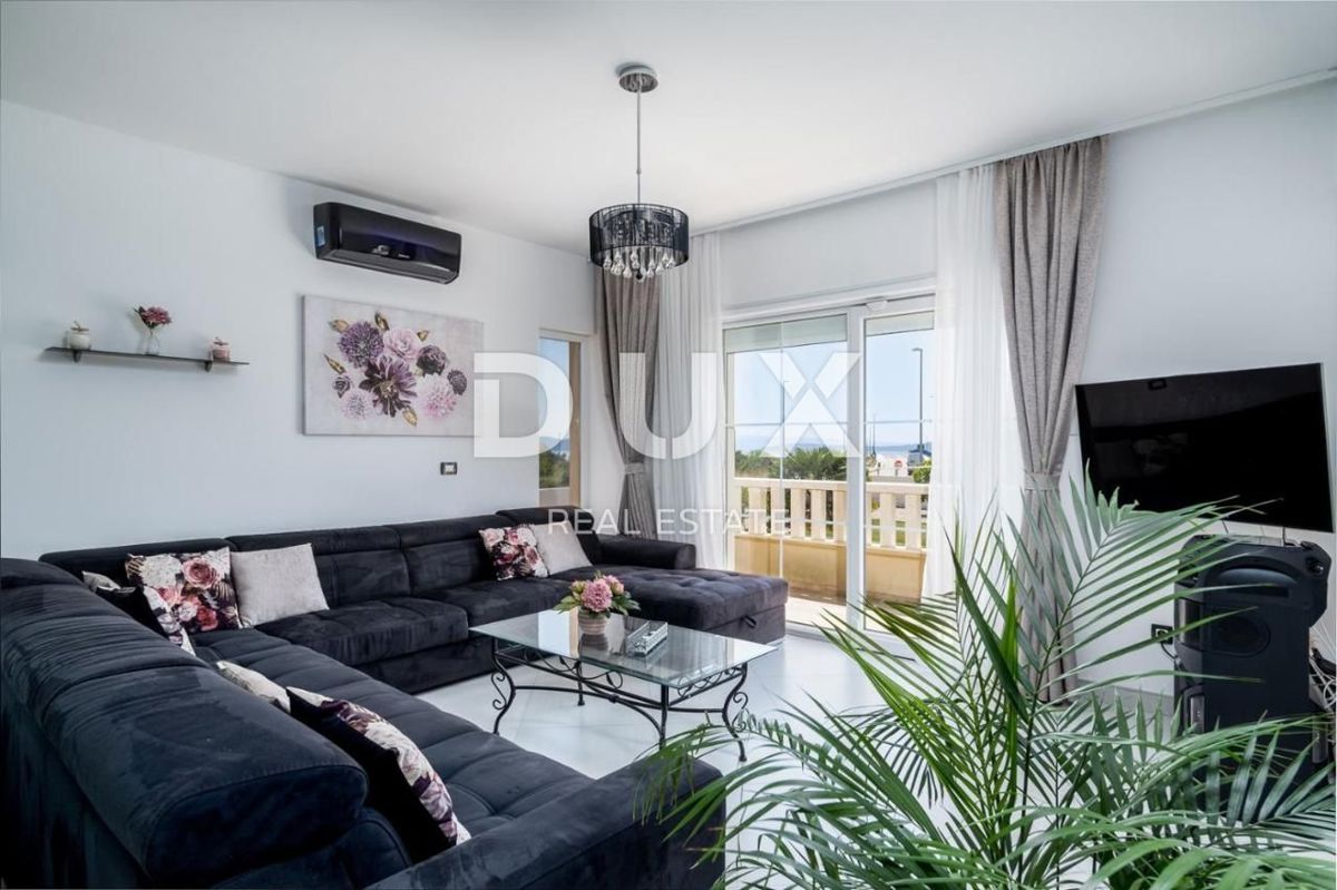 SPALATO, KAŠTEL - Bellissima villa con piscina e vista mare