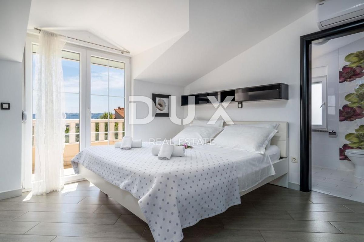 SPALATO, KAŠTEL - Bellissima villa con piscina e vista mare