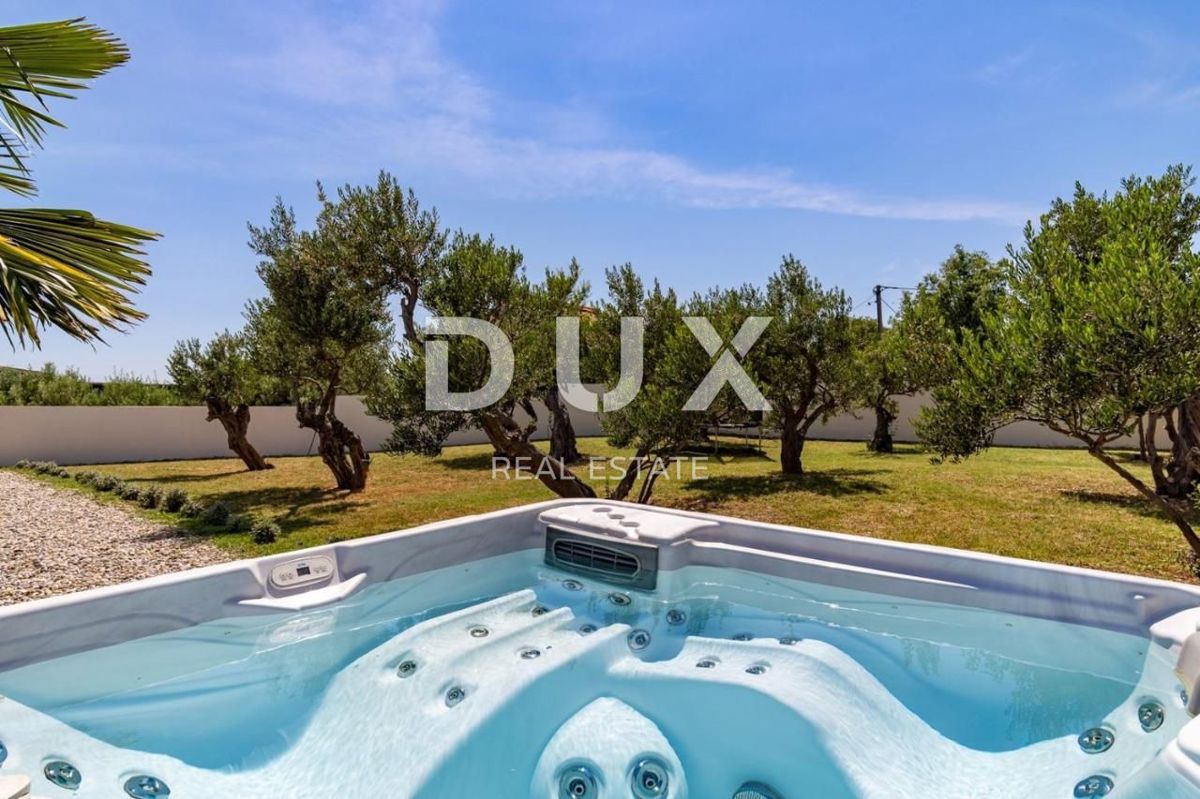 SPALATO, KAŠTEL - Bellissima villa con piscina e vista mare