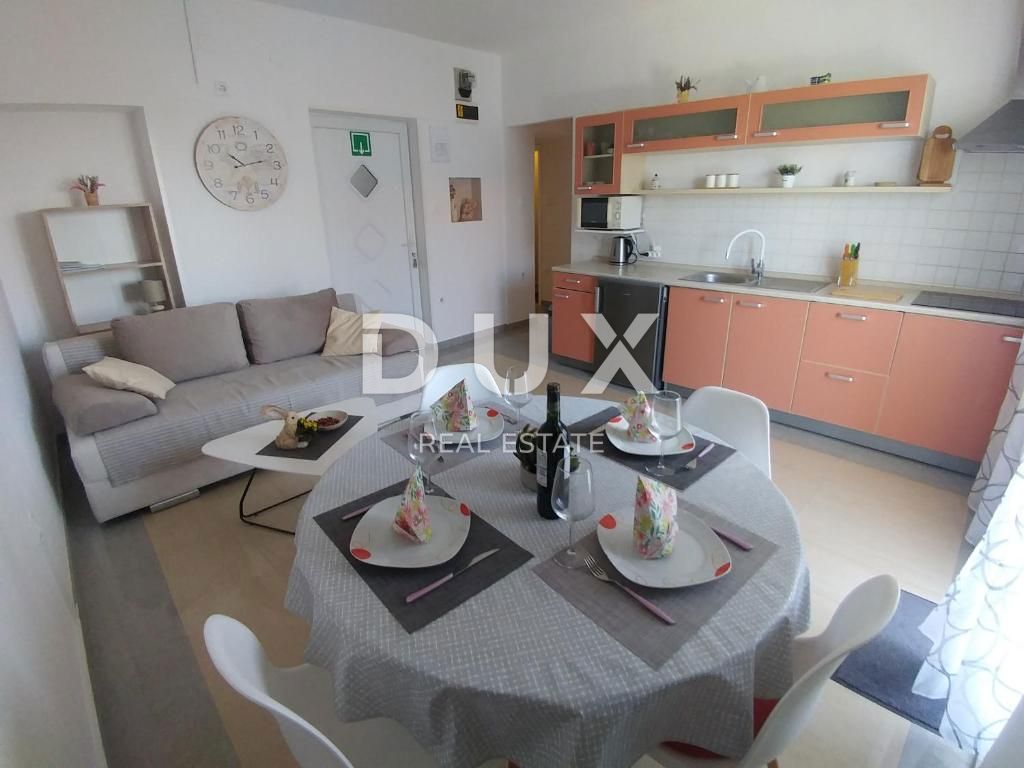 ISTRIA, MEDULIN – Appartamento con 2 camere da letto e 1 bagno con vista mare e piscina in comune, a soli 300 metri dalla costa!