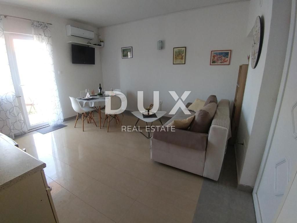 ISTRIA, MEDULIN – Appartamento con 2 camere da letto e 1 bagno con vista mare e piscina in comune, a soli 300 metri dalla costa!