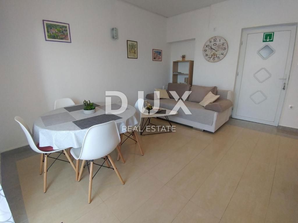 ISTRIA, MEDULIN – Appartamento con 2 camere da letto e 1 bagno con vista mare e piscina in comune, a soli 300 metri dalla costa!
