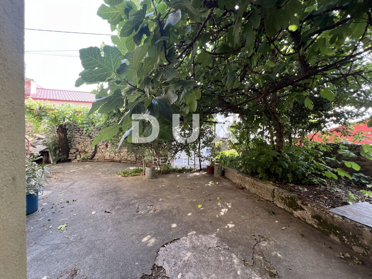 NOVI VINODOLSKI - opportunità in centro, a 500 m dal mare