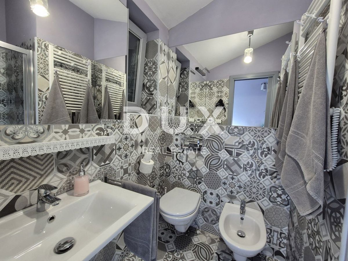 ISTRIA, LABIN - Una casa mediterranea unica in completa solitudine, con una vista mozzafiato