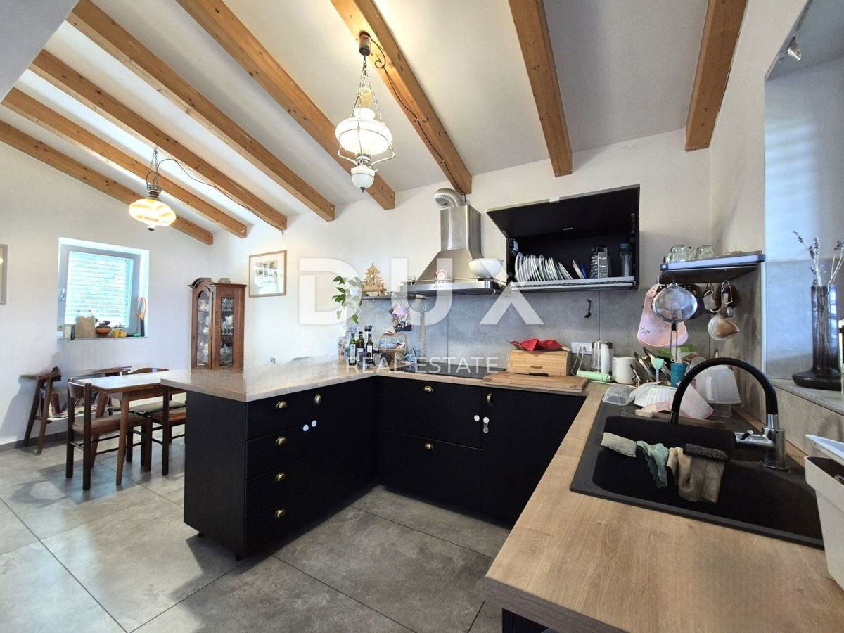 ISTRIA, LABIN - Una casa mediterranea unica in completa solitudine, con una vista mozzafiato