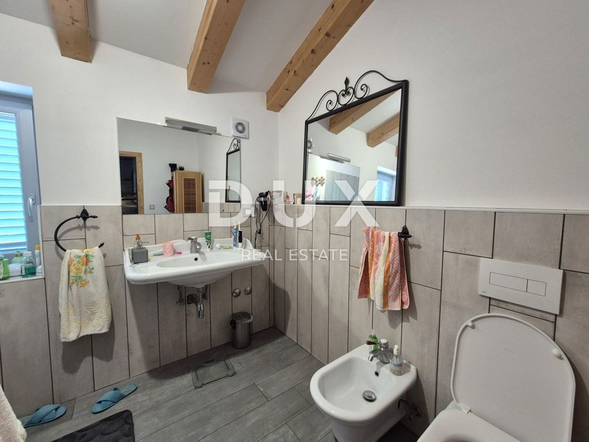 ISTRIA, LABIN - Una casa mediterranea unica in completa solitudine, con una vista mozzafiato