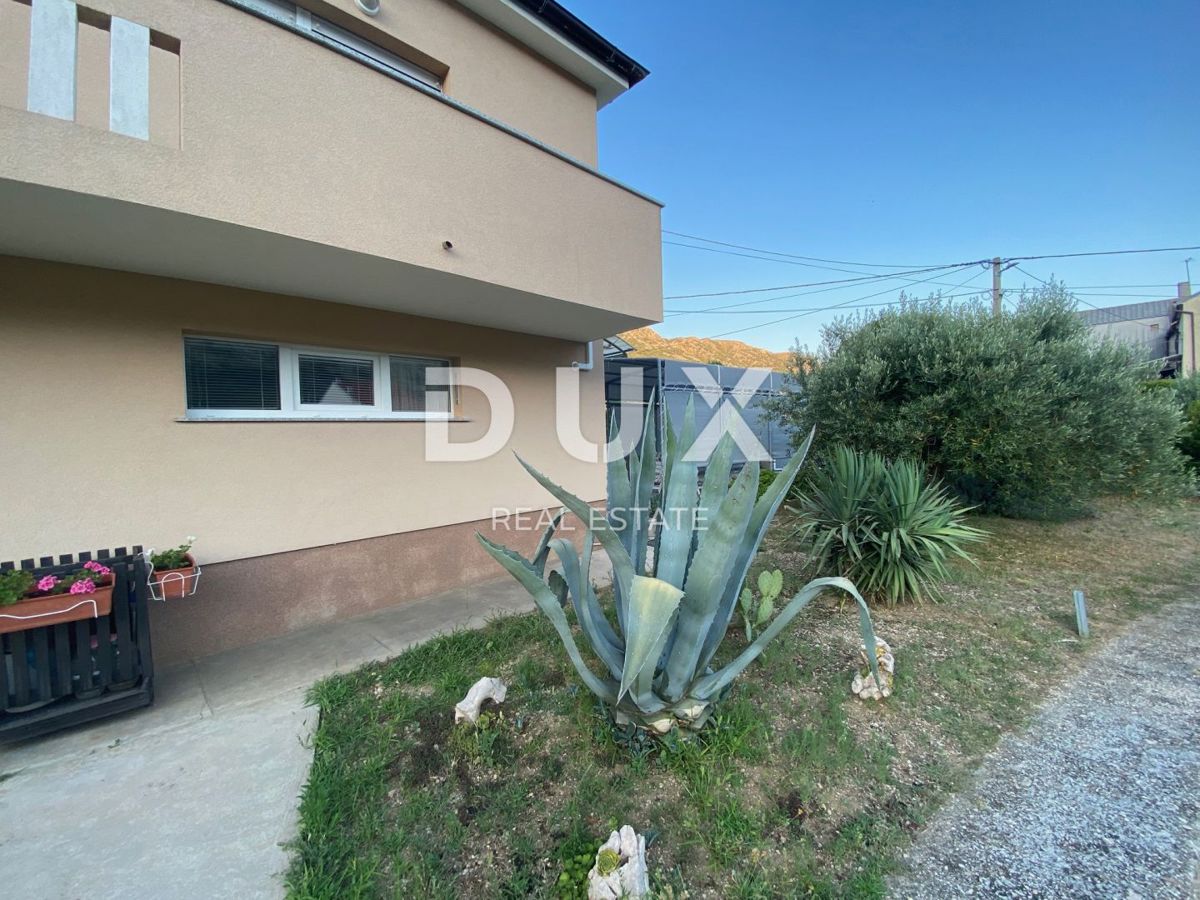 ISOLA DI KRK, BAŠKA, DRAGA BAŠĆANSKA - casa indipendente con due appartamenti e ampio giardino! OCCASIONE!