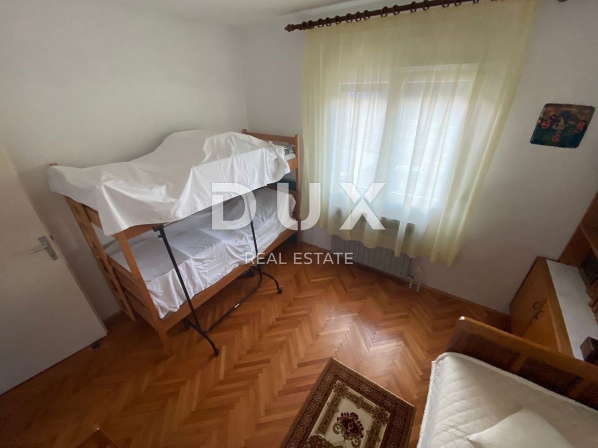 ISOLA DI KRK, BAŠKA, DRAGA BAŠĆANSKA - casa indipendente con due appartamenti e ampio giardino! OCCASIONE!
