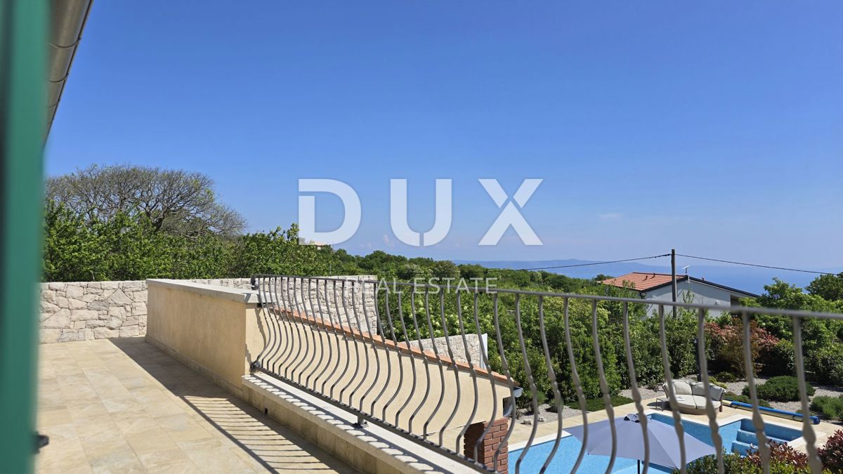ISTRIA, LABIN - Casa mediterranea in pietra con piscina e fantastica vista sul mare